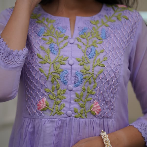 Lavender Georgette Pleated Kurta Set – Embroidered Yoke & Tie-Dye Dupatta