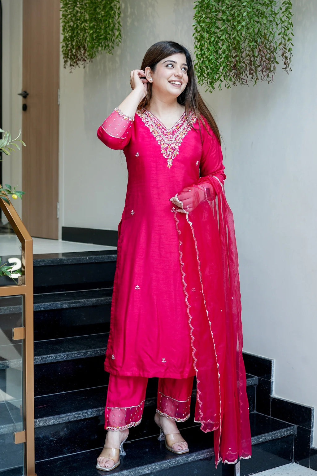 Viscose Chanderi Kurta Set with Scalloped Neckline & Organza Detailing