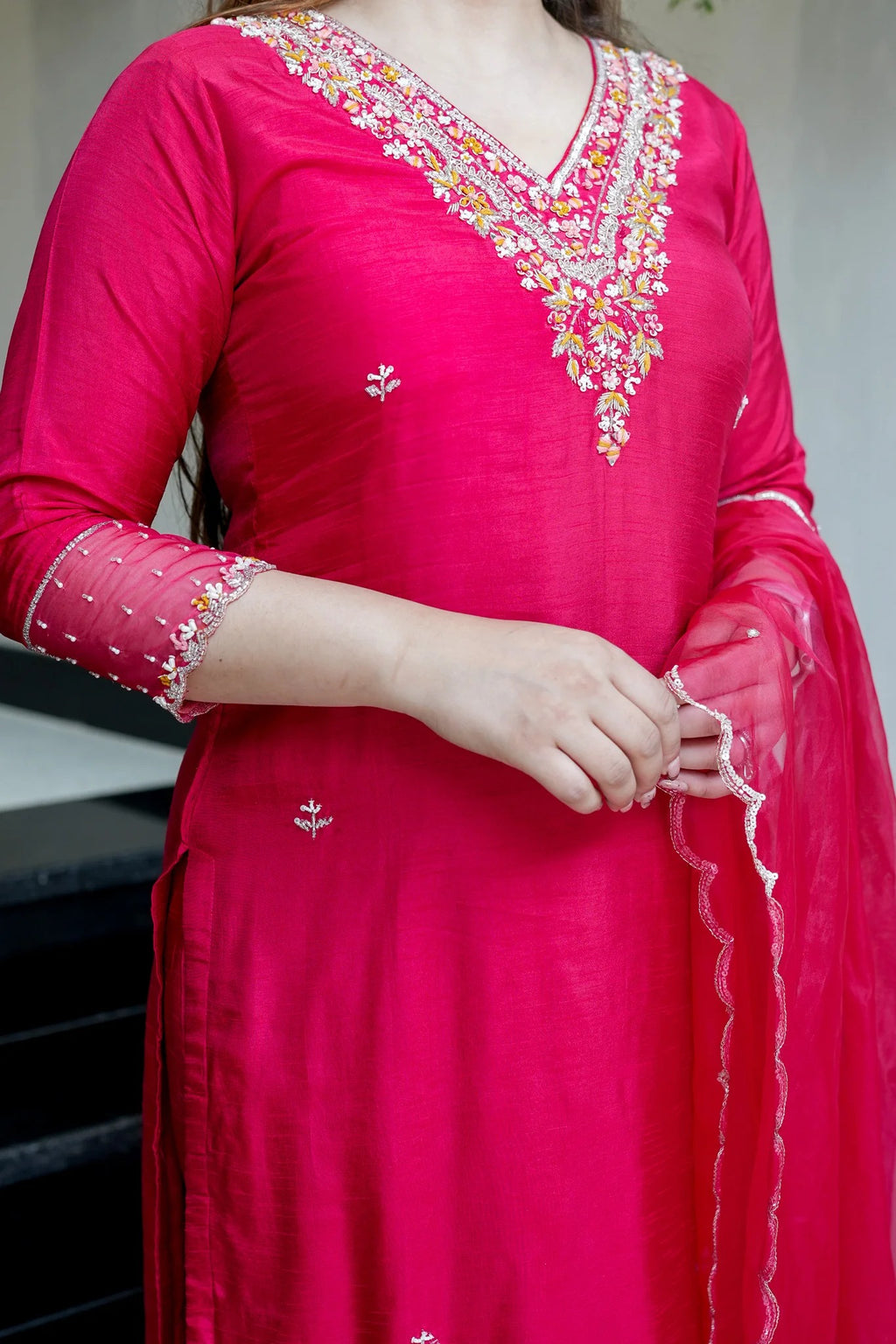 Viscose Chanderi Kurta Set with Scalloped Neckline & Organza Detailing