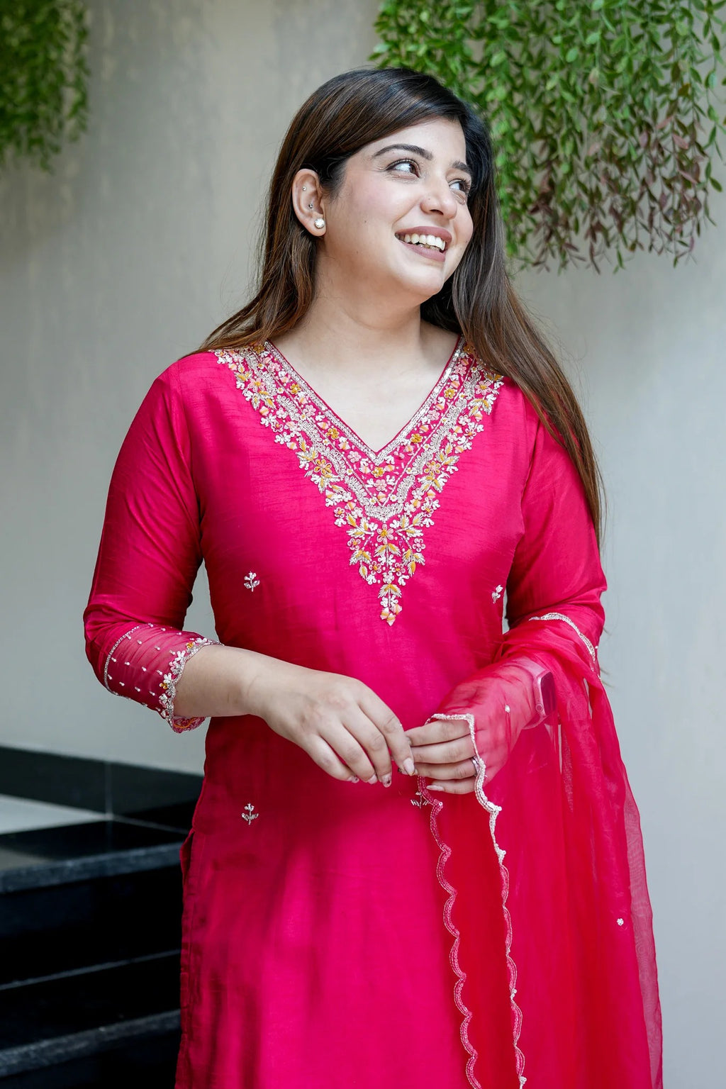 Viscose Chanderi Kurta Set with Scalloped Neckline & Organza Detailing