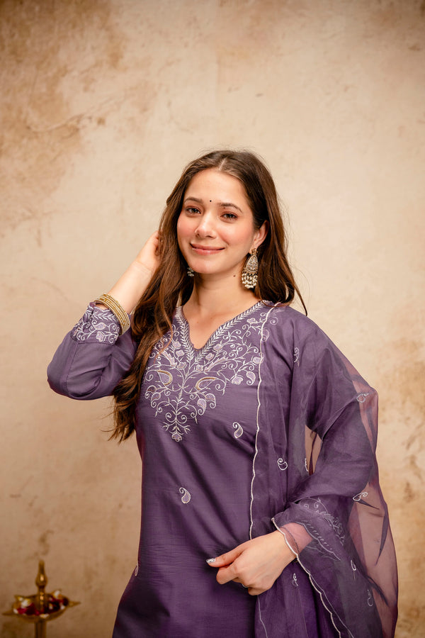 Viscose Chanderi Embroidered Kurta Set with Organza Dupatta