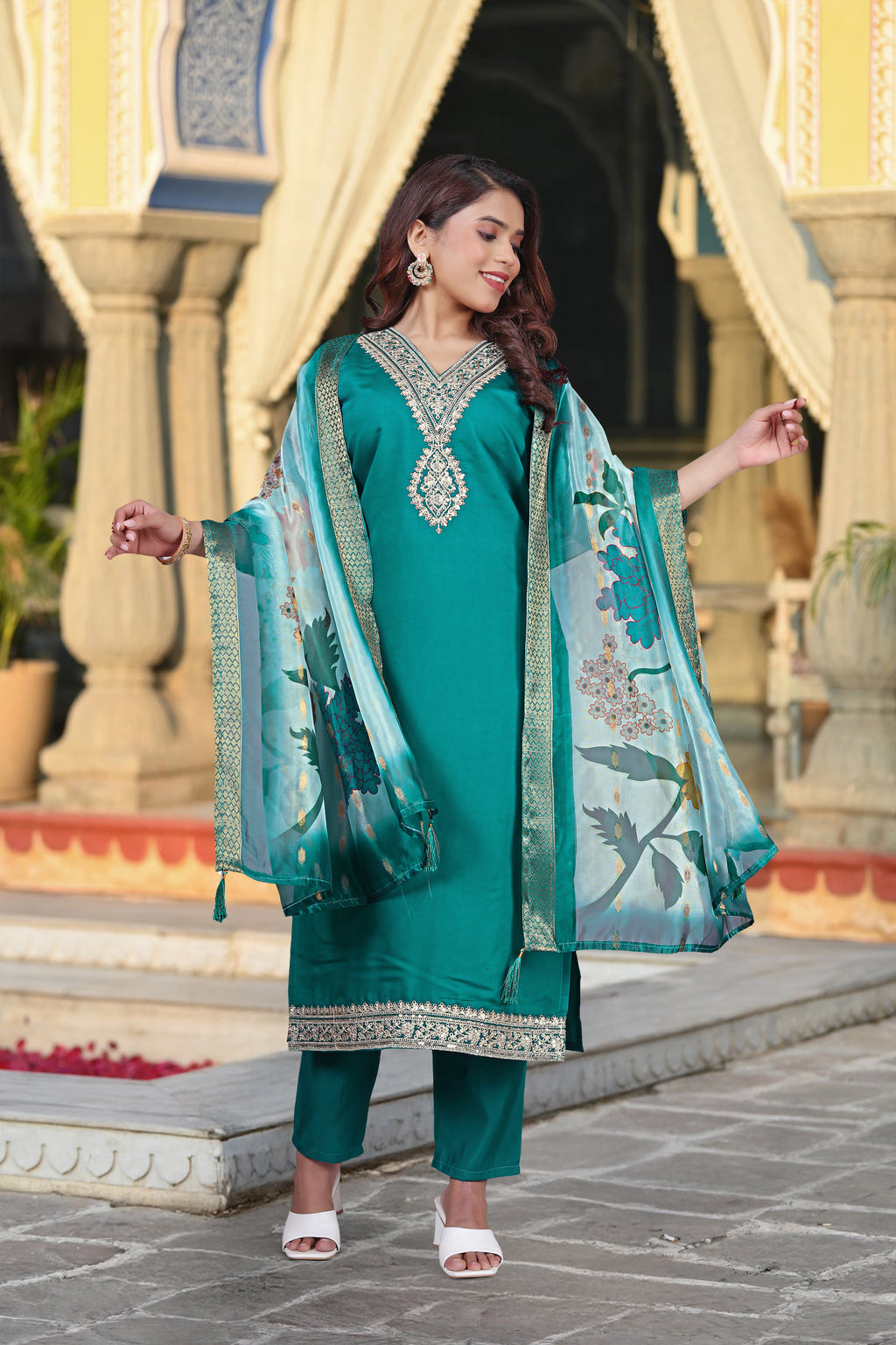 Emerald Elegance Chanderi Embroidered Kurta Set with Chanderi Printed Dupatta
