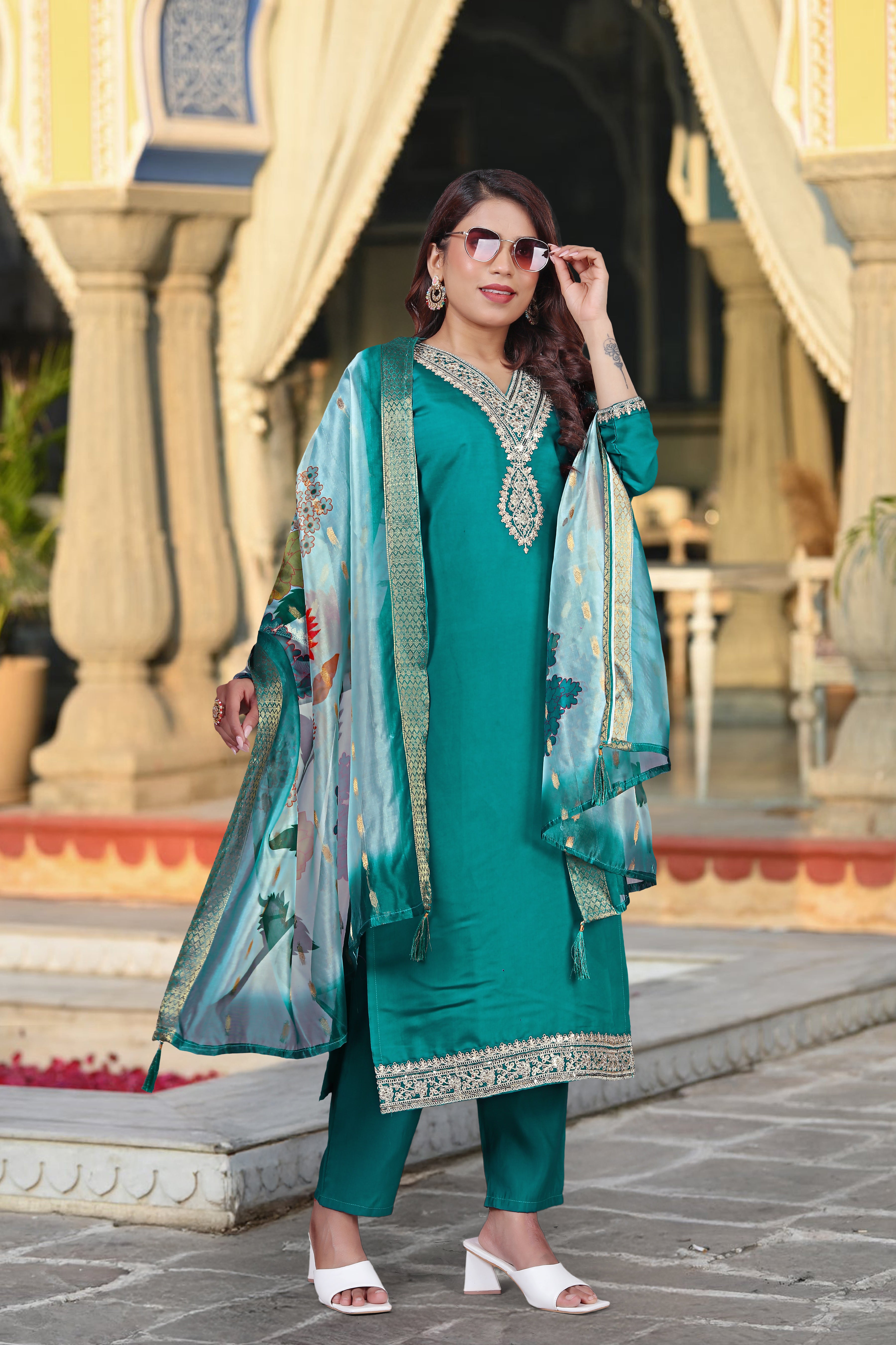 Emerald Elegance Chanderi Embroidered Kurta Set with Chanderi Printed Dupatta