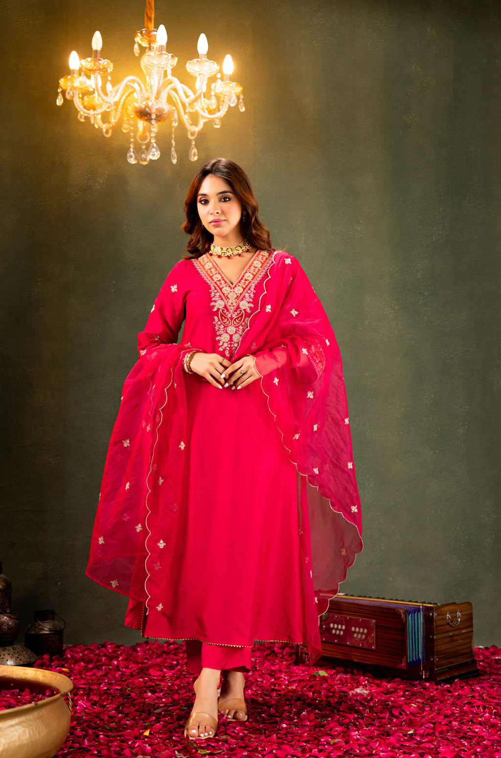 Embroidered Chanderi Silk Kurta Set with Scalloped Organza Dupatta