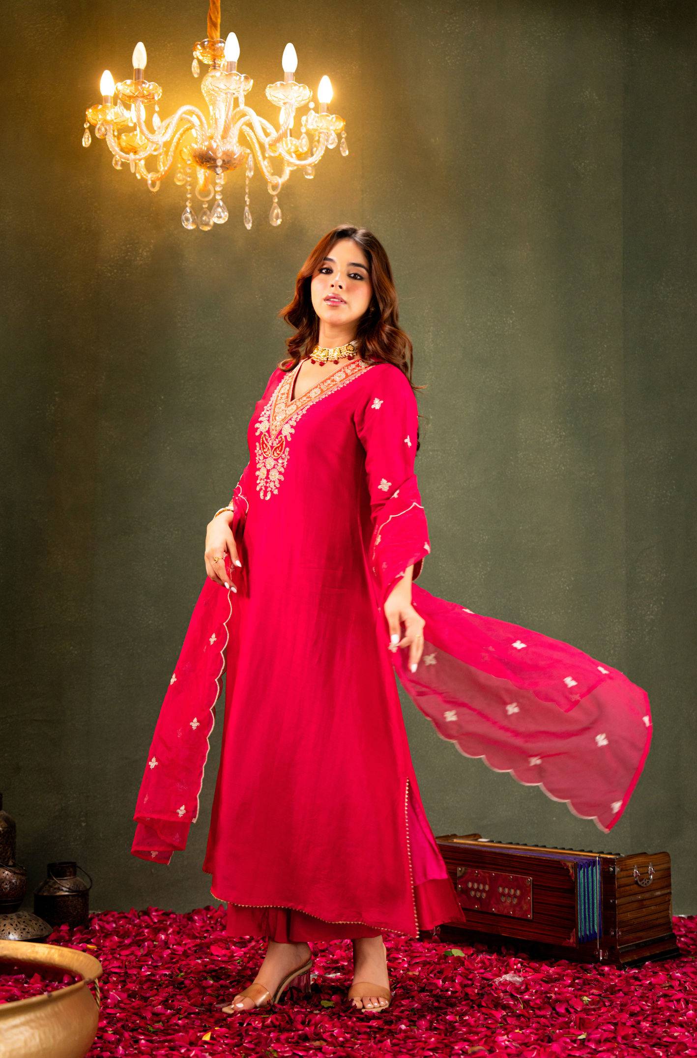 Embroidered Chanderi Silk Kurta Set with Scalloped Organza Dupatta