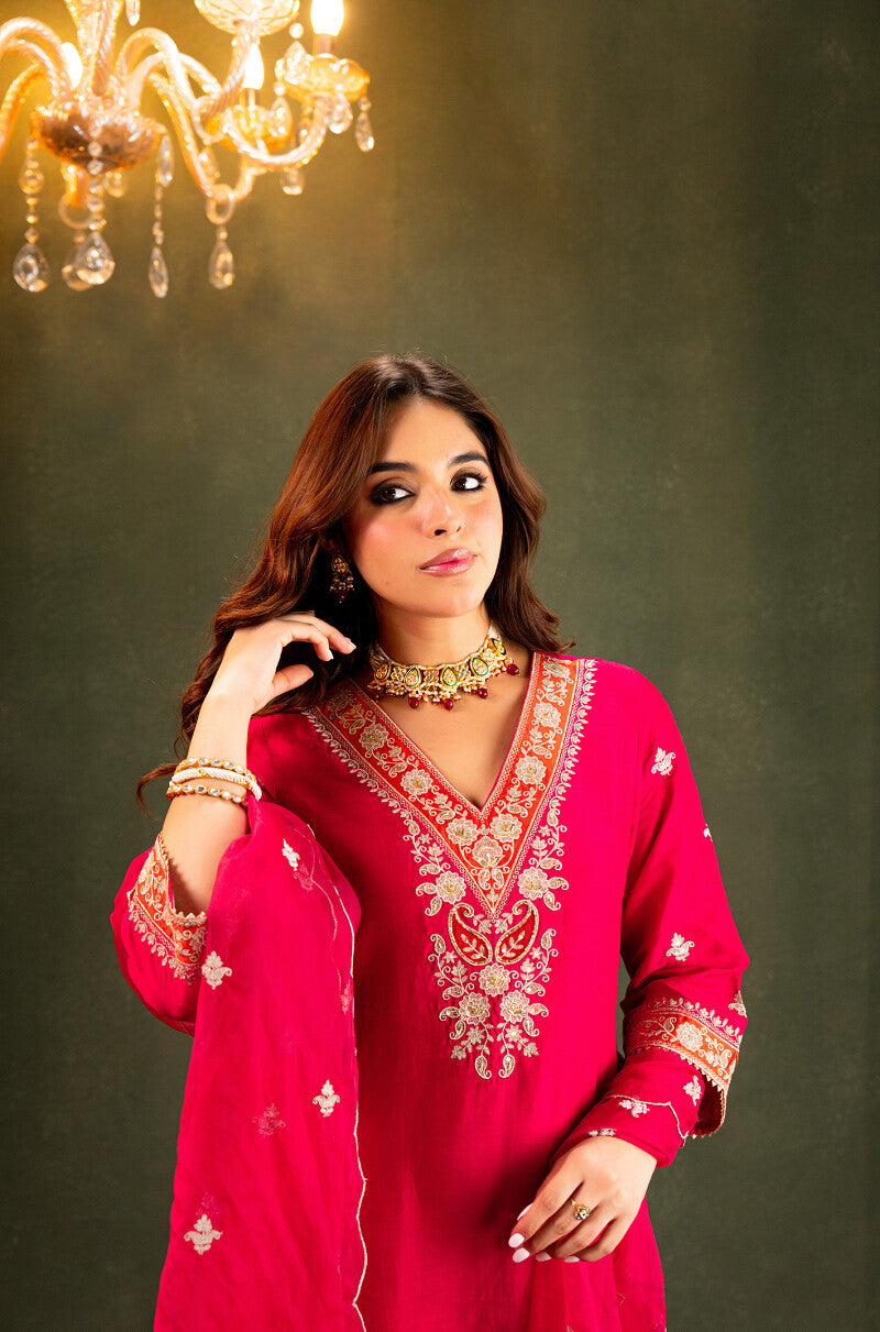 Embroidered Chanderi Silk Kurta Set with Scalloped Organza Dupatta
