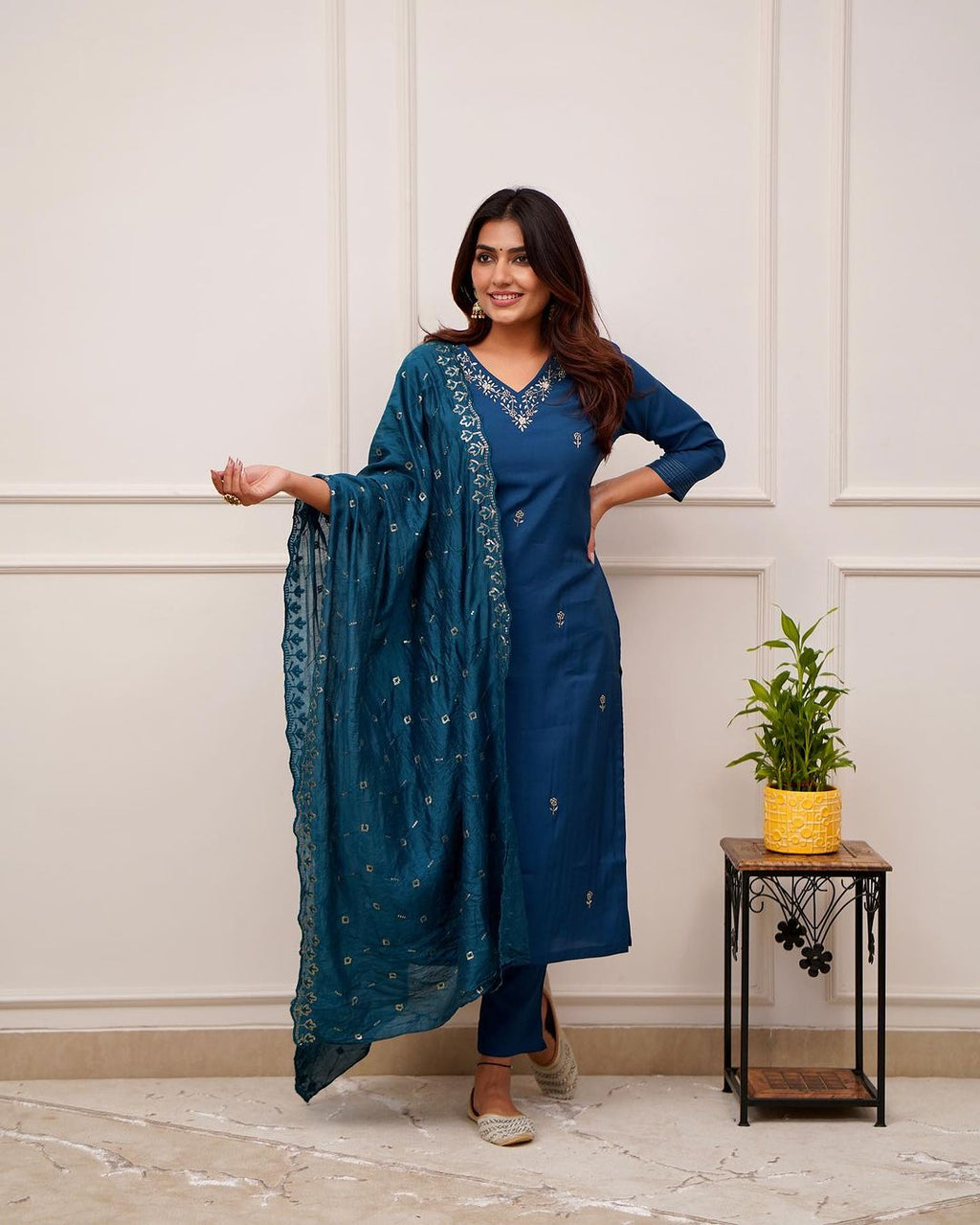 V-Neck Roman Silk Embroidered Kurta Set with Scalloped Organza Dupatta