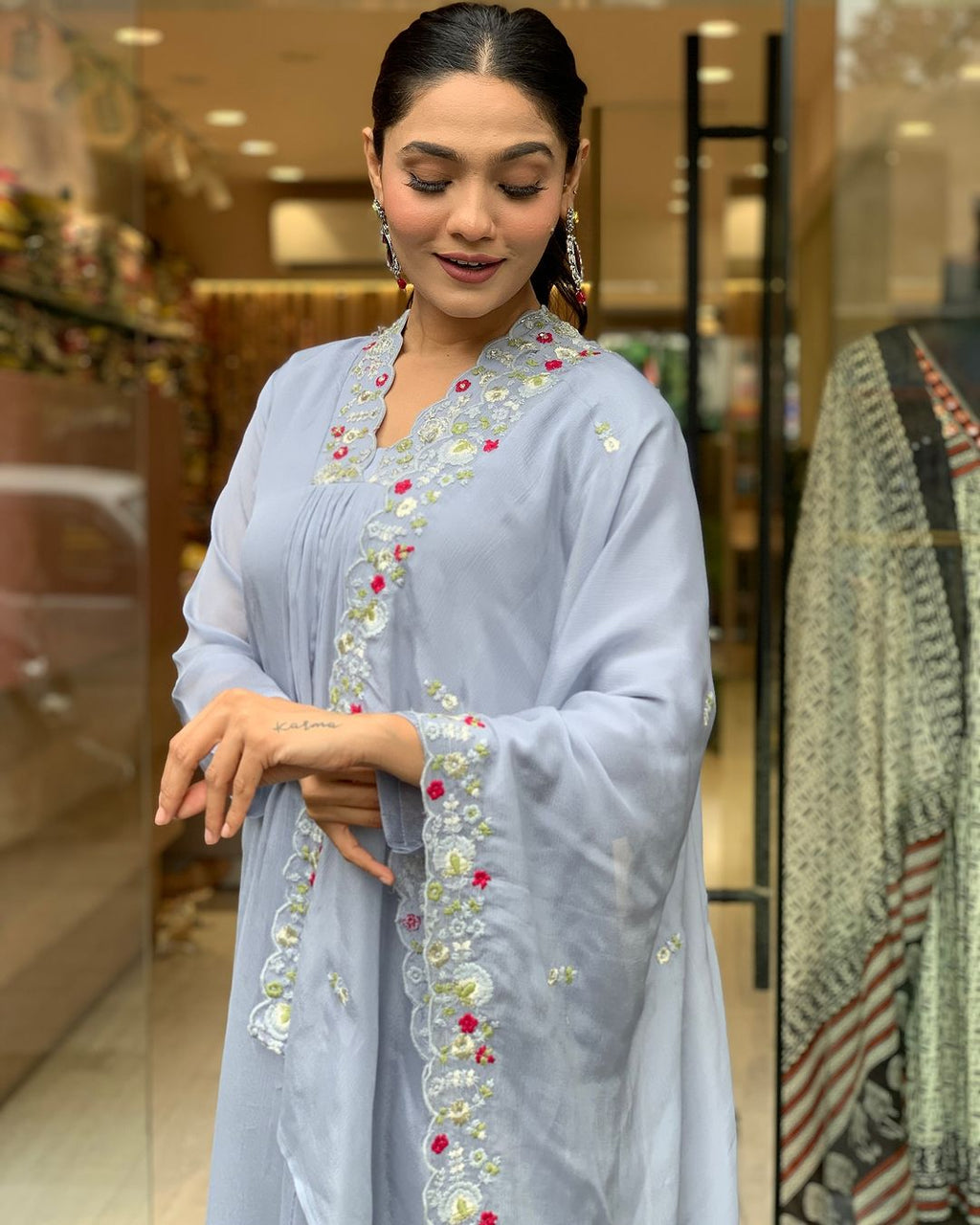 Viscose Chinnon Floral Embroidered Kurta Set with Scalloped Dupatta
