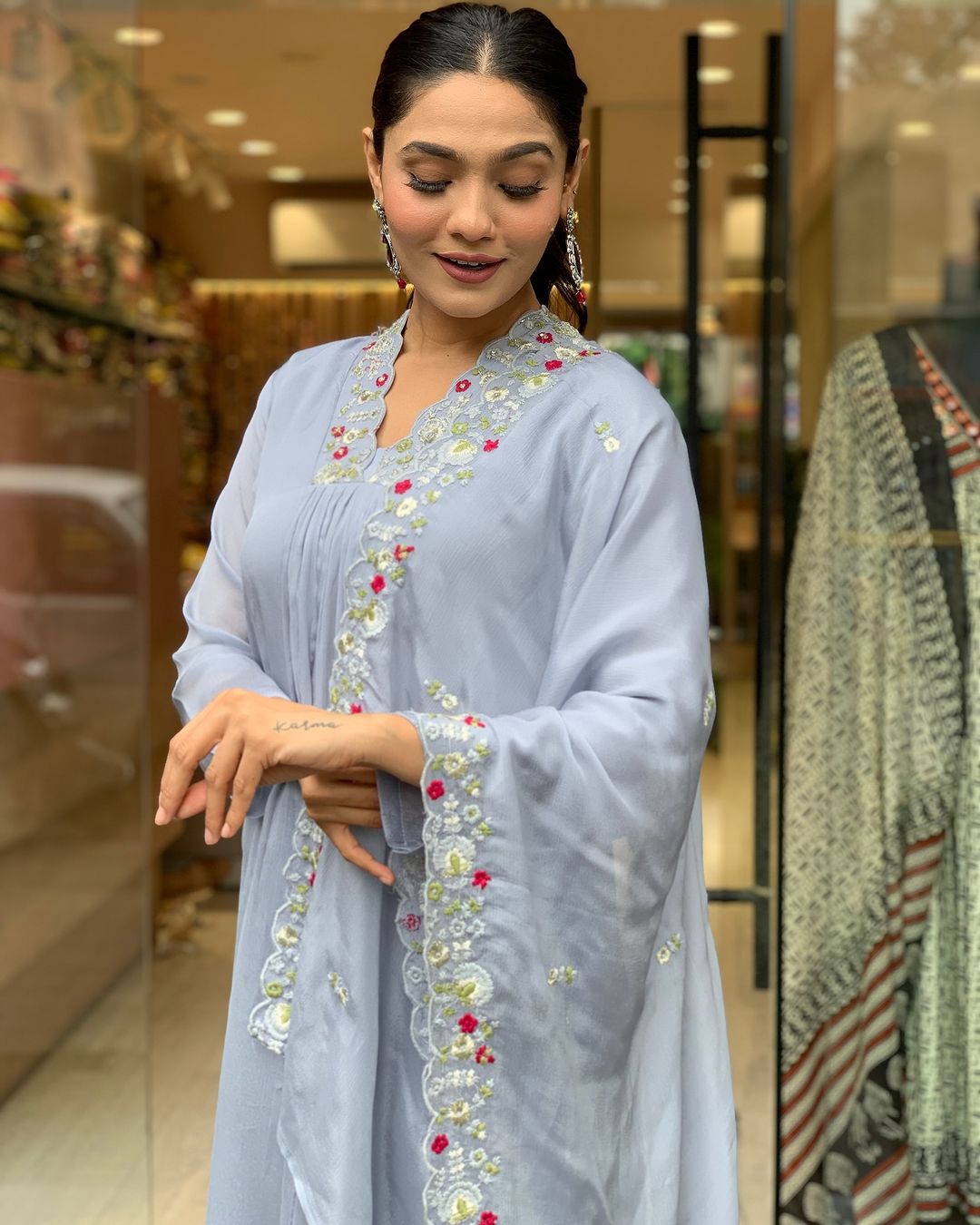 Viscose Chinnon Floral Embroidered Kurta Set with Scalloped Dupatta