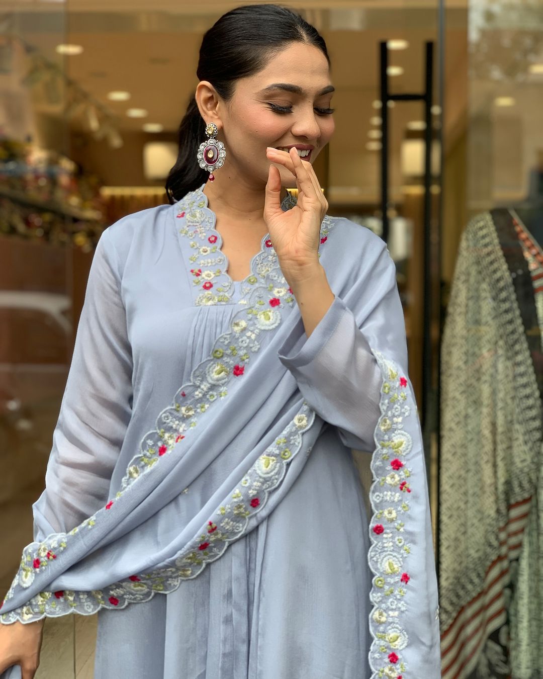 Viscose Chinnon Floral Embroidered Kurta Set with Scalloped Dupatta