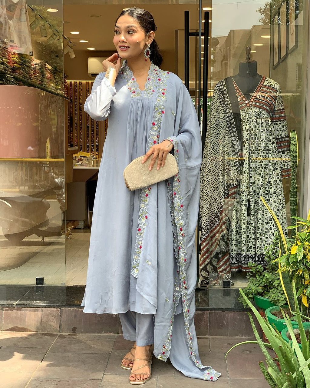 Viscose Chinnon Floral Embroidered Kurta Set with Scalloped Dupatta