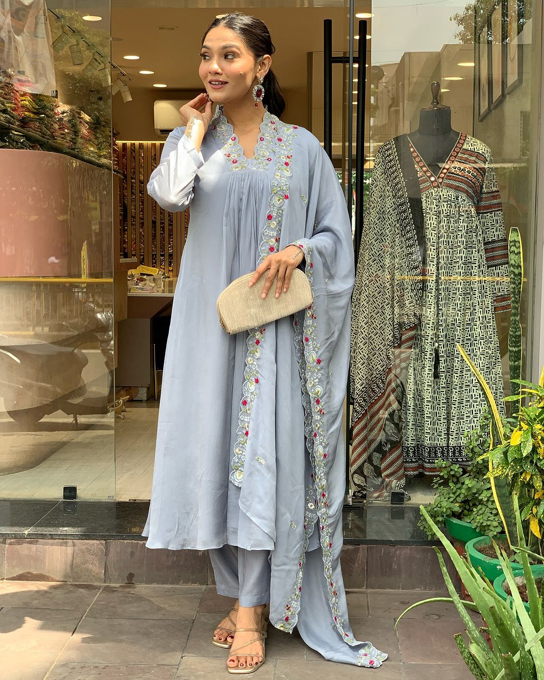 Viscose Chinnon Floral Embroidered Kurta Set with Scalloped Dupatta
