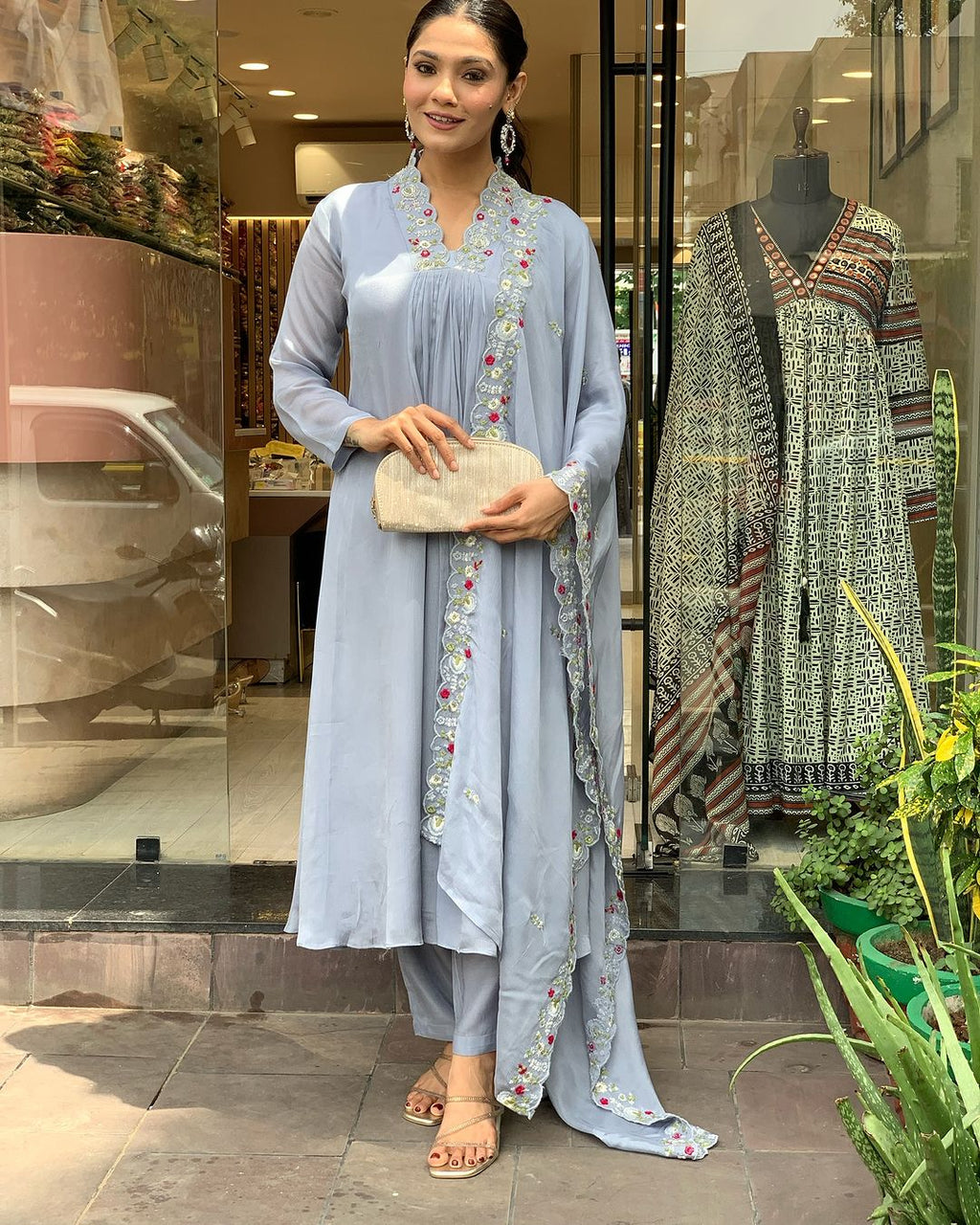 Viscose Chinnon Floral Embroidered Kurta Set with Scalloped Dupatta