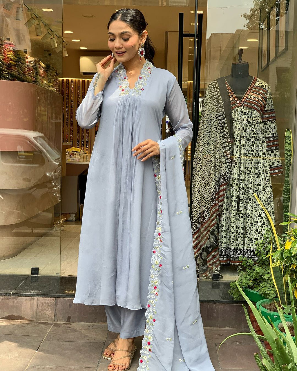 Viscose Chinnon Floral Embroidered Kurta Set with Scalloped Dupatta